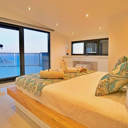 Luxury In With Private Infinity Pool Kalkan