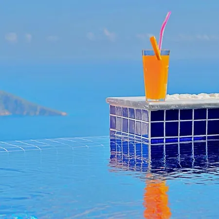 Luxury In With Private Infinity Pool