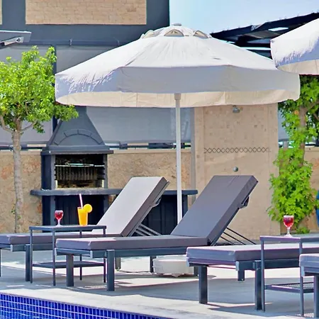 Luxury In With Private Infinity Pool Vilă *