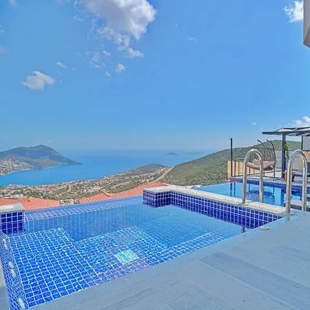 Luxury In With Private Infinity Pool